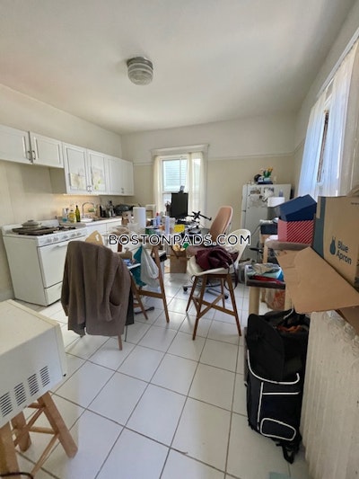 Somerville Studio 1 Bath  Davis Square - $2,400