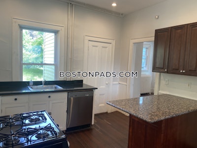 Somerville 5 Beds 1 Bath  Tufts - $6,375