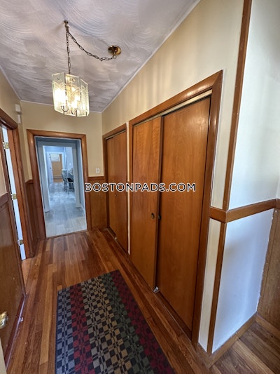 Medford 6 Bed 2.5 Bath MEDFORD  Tufts - $6,600